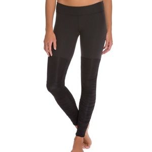 Beyond Yoga Legs For Days Leggings
